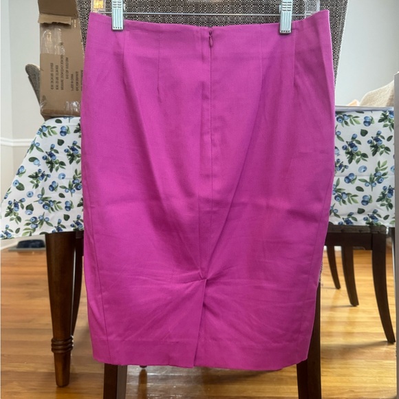 Fuchsia pencil skirt - Picture 4 of 4